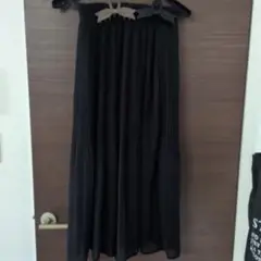 黒 プリーツロングスカート