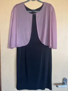 パーティードレス 黒とピンクのコンビネーション