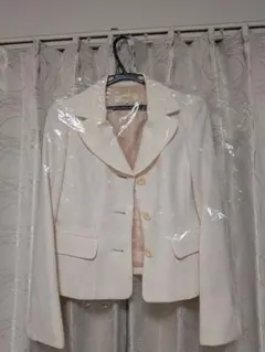 ホワイトフォーマルスーツ（ジャケット＆スカート）１１号