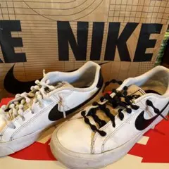 NIKE スニーカー　コートロイヤル　23.5cm