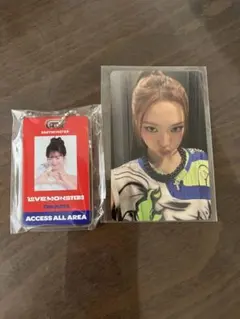 BABYMONSTER カプセルトイ&ラントレ「WE　GO UP」　チキータ