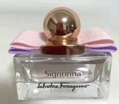 サルヴァトーレ フェラガモ シニョリーナ イン フィオーレ オーデトワレ30ml