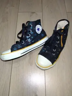 コンバース 星柄 黒スニーカー ジッパー付き