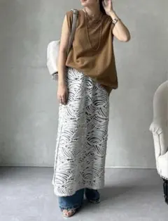 レイヤードコード刺繍スカート
