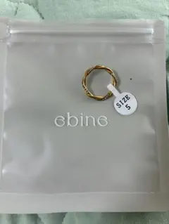 ebine ツイストリング ゴールドカラー ストーン付き