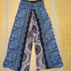 タイパンツ　スリット入り