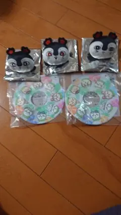 映画ちいかわ販促用 バッチ&うきわ