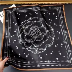 花柄ドット黒シルク100%スカーフ 約68cm正方形絹製大判バンダナ　上品高級感