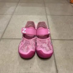 New Balance ピンク 水陸両用サンダル