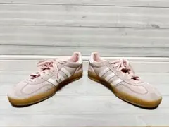 adidas ピンク スエード スニーカー