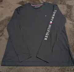 トミーヒルフィガー　ショルダーロゴロングスリーブTシャツロンT 長袖　XL