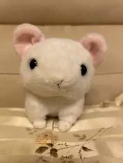 キュンとなきうさぎのぬいぐるみ