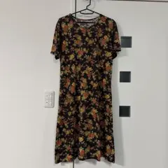 美品　花柄半袖カットソーワンピース　花柄ワンピース　半袖ワンピース　ロングワンピ