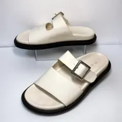 MOHI【23.5】ホワイトベルトサンダル　フラット　バックル　定番人気のサムネイル