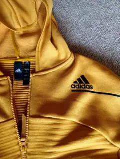 ワンランク上のadidas　パーカー×パンツ　セットアップ