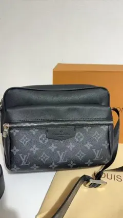 ☆LOUIS--VUITTON ショルダーバッグ メッセンジャー M30233