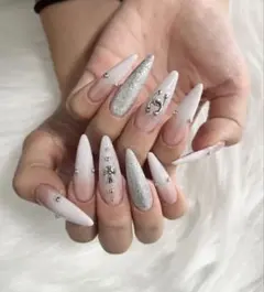 ピアスネイル、ベイビーブーマーネイル、クロムネイル、ロングネイル、ギャルネイル