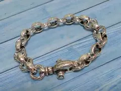 1️⃣7️⃣ シルバーブレスレット