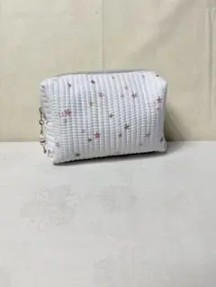 ハンドメイド キルティング　ボックスポーチ