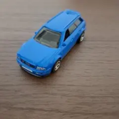 ホットウィール アウディ RS2 アバント ミニカー