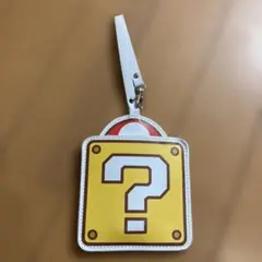 スーパーマリオ　ハテナブロックリール付きパスケース