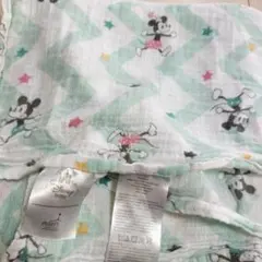 Disneyのaden + anais製おくるみミッキーミニー
