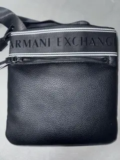 Armani Exchange ブラックショルダーバッグ