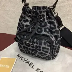 MICHAEL KORS マイケルコース レオパード　ショルダー バッグ 巾着のサムネイル