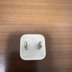 即日配送　Apple 純正　ホワイト USB ACアダプター 2ピン