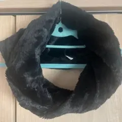 黒いファー ネックウォーマー・スヌード