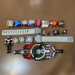 仮面ライダー ギーツ 変身ベルト DXデザイアドライバー　他パーツ10種類＋α