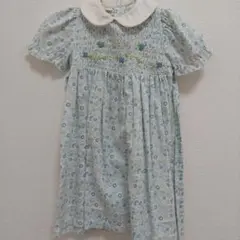 花柄刺繍 　スモッキング　水色　半袖ワンピース　110