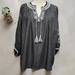 niko and ... 美品✩ダークグレー刺繍ボヘミアン　プルオーバー　L
