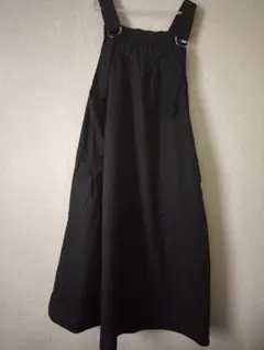 黒ワンピース　 調整可能なストラップ