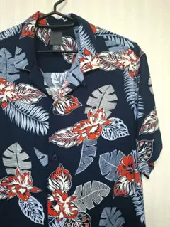 H&M　ボタニカル　アロハシャツ　ネイビーのサムネイル