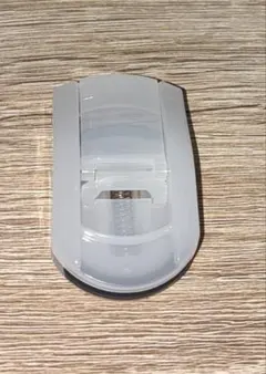 無印良品　携帯用アイラッシュカーラーのサムネイル