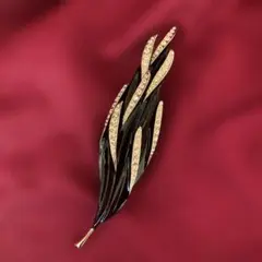 蕾モチーフ ブローチ 黒 ゴールド スワロフスキークリスタル 上品 エレガント