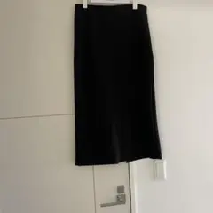 黒 スリット入り タイトスカート