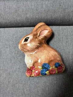 ウサギ型缶のサムネイル