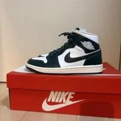 NIKE AIR JORDAN 1 MID ダークグリーン ホワイトのサムネイル