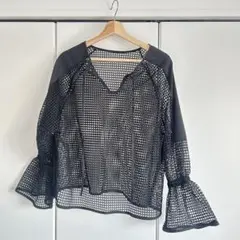 ADAM ET ROPÉ メッシュフレアスリーブシャツ