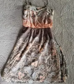 最後の値下げBCBG花柄シルクワンピース