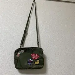 アナップ　ワッペン付き ショルダーバッグ カーキのサムネイル