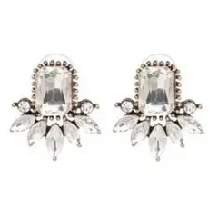 square bijou ピアス