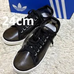 adidas スニーカー 24