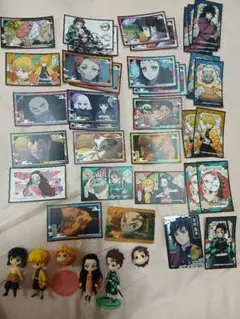 鬼滅の刃 シール32枚 カード フィギュアセット 部品欠陥あり