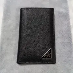 美品 PRADA サフィアーノトライアングル カードホルダー