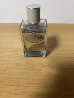 prada IRIS CEDRE 100ml 香水のサムネイル