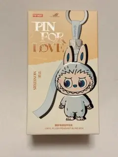 Labubu Pin for Love イニシャル E