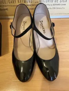 レペット repetto エナメルストラップパンプス　ブラックのサムネイル
